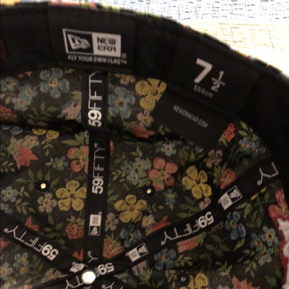 Supreme New Era Floral Hat(never worn) - Picture 3 of 4